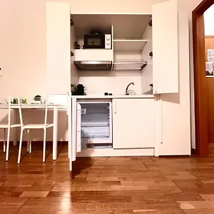 Apartment Sweet, Venice